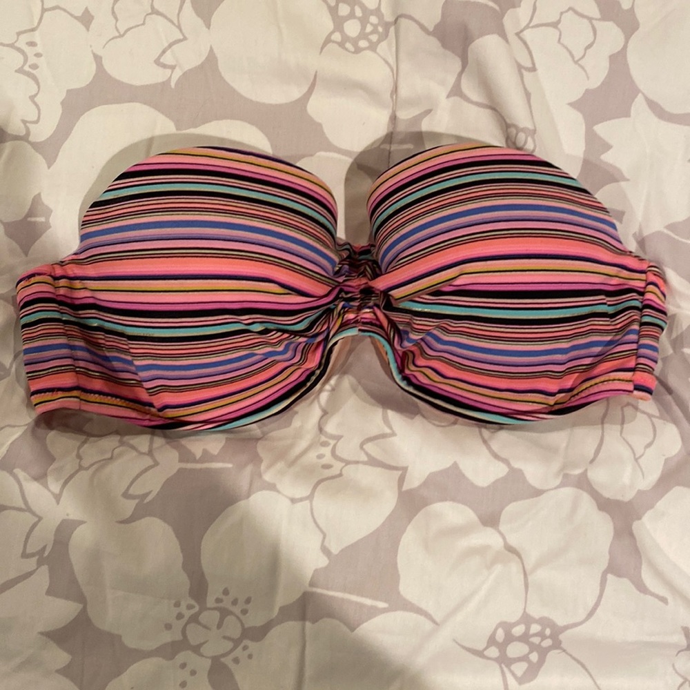Strapless swim top